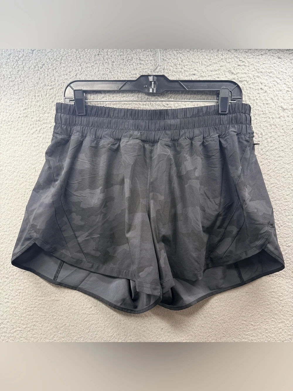 Lululemon Hotty Hot Shorts Black Camo 4